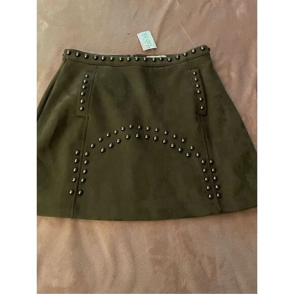 NWT Promesa Faux Suede Mini Skirt With Studs Olive Green Size M - Picture 8 of 10